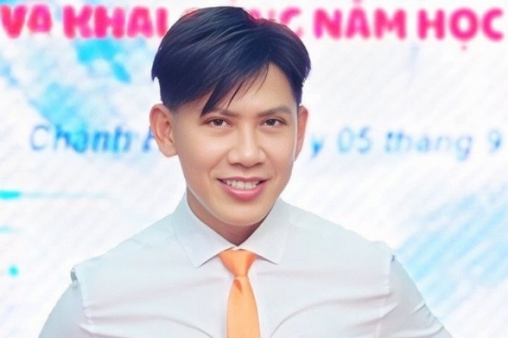 Ca sĩ 'Mưa bụi' nổi tiếng Việt Nam là thầy giáo dạy Toán suốt 40 năm