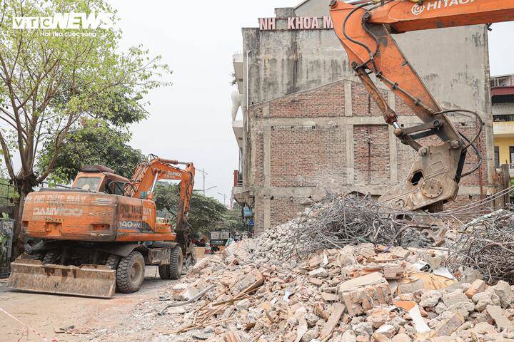 Hà Nội xây 'siêu cầu' hơn 20.000 tỷ đồng, người dân gấp rút dỡ nhà trả mặt bằng - 3