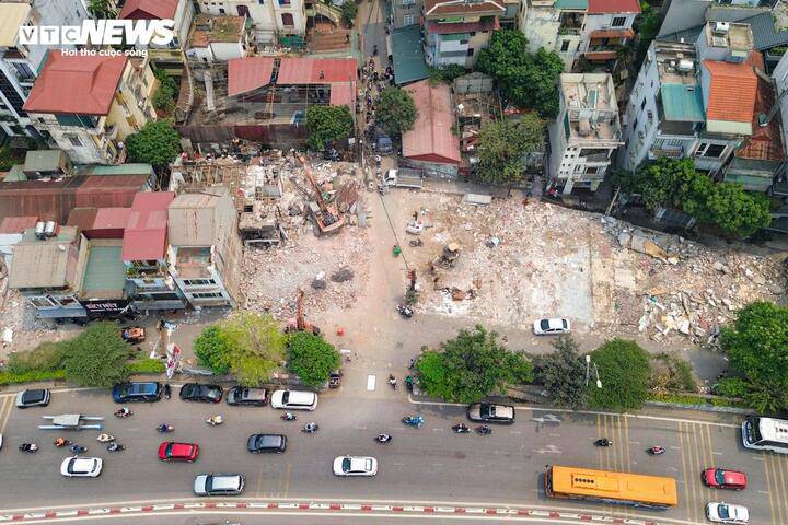 Hà Nội xây 'siêu cầu' hơn 20.000 tỷ đồng, người dân gấp rút dỡ nhà trả mặt bằng - 2