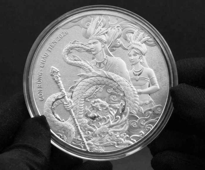 Giá bạc trong nước đi xuống theo giá thế giới