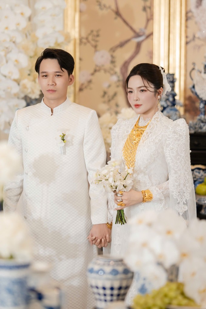 Đám cưới 'công tử Bạc Liêu' chi nửa tỷ đồng, phủ kín gốm sứ, tranh khảm vàng - 1