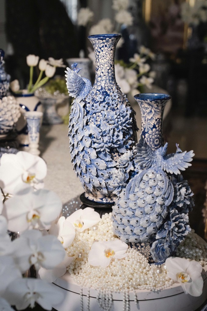 Đám cưới 'công tử Bạc Liêu' chi nửa tỷ đồng, phủ kín gốm sứ, tranh khảm vàng - 9