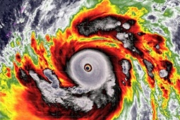 Siêu bão Sinlaku đổi hướng, liệu có vào Biển Đông?