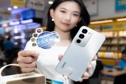 realme C100: Mẫu điện thoại “Siêu Pin, Siêu Bền” khiến khách hàng tại Thế Giới Di Động ấn tượng