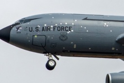 Lý do Mỹ dùng băng dính vá thân máy bay tiếp dầu ở Trung Đông