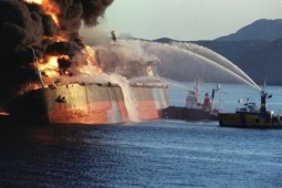 Anh từ chối tham gia kế hoạch phong toả eo biển Hormuz của Mỹ