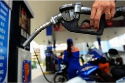 Giá xăng giảm sâu, giá hàng hóa, dịch vụ vẫn...đứng yên