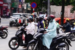 Nắng nóng 41 độ ngay đầu mùa là hiện tượng ít gặp trong 10 năm trở lại đây