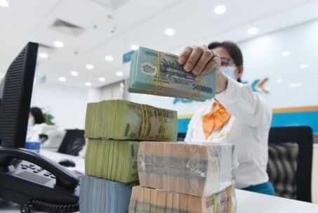Cập nhật lãi suất Vietcombank, Agribank mới nhất sau khi giảm: Gửi 400 triệu đồng tiết kiệm Agribank về tay bao nhiêu tiền?