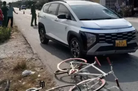 Đạp xe tập thể dục trên quốc lộ, bị ô tô đâm tử vong