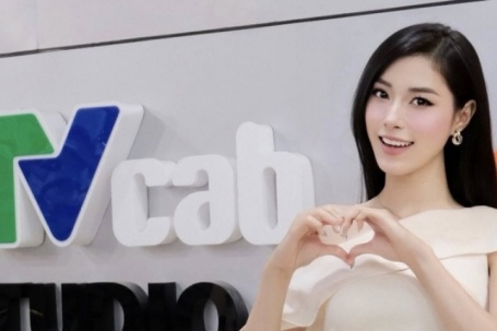 Nữ MC VTV cao 1m76 gây sốt ở giải bóng chuyền quốc gia