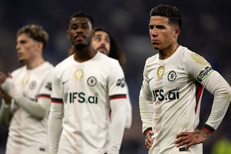 Chelsea & bầu không khí "độc hại": Rosenior như con rối, dàn sao muốn đào tẩu