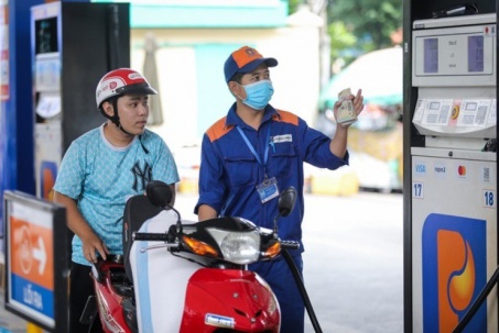 Giá xăng dầu hôm nay 13/4: Giá dầu thế giới tăng vọt, thị trường “nóng” vì đàm phán Mỹ – Iran đổ vỡ