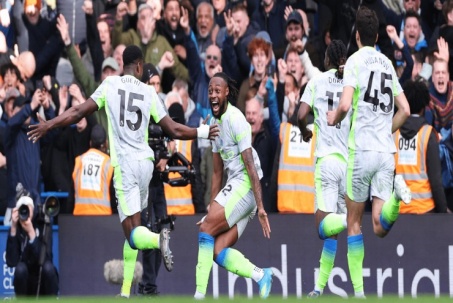 Từ Stamford Bridge đến ngai vàng: Man City vào guồng, Arsenal còn bao nhiêu cơ hội?