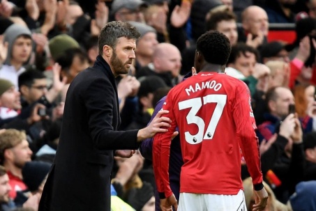 Tin mới nhất bóng đá trưa 13/4: Mainoo sắp được MU gia hạn hợp đồng