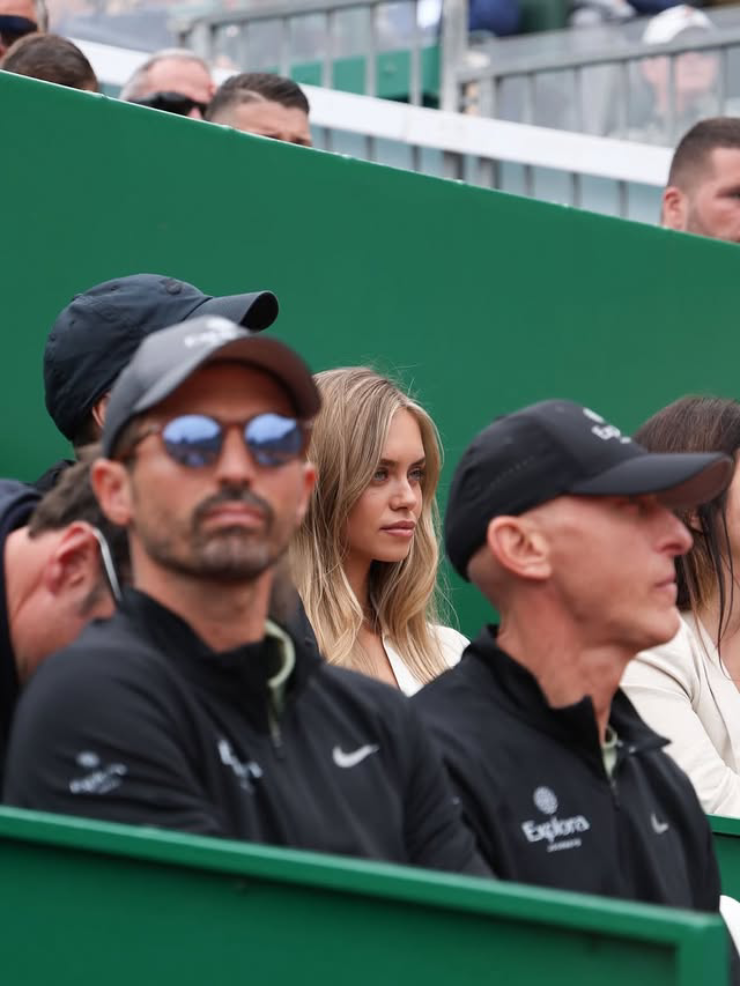 Bạn gái Sinner nhan sắc tuyệt phẩm, gây sốt chung kết Monte Carlo 2026 - 10