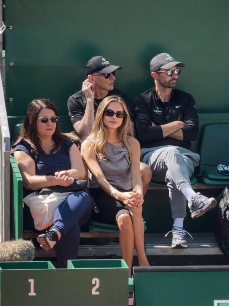 Bạn gái Sinner nhan sắc tuyệt phẩm, gây sốt chung kết Monte Carlo 2026 - 5