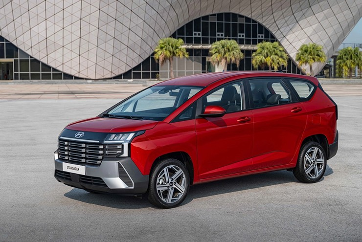 Stargazer “kèo dưới” nhưng nhiều công nghệ, Xpander có còn dễ thắng? - 1