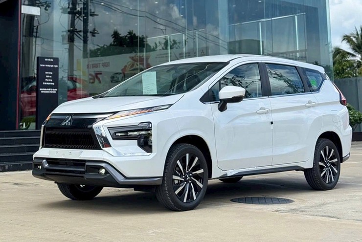 Stargazer “kèo dưới” nhưng nhiều công nghệ, Xpander có còn dễ thắng? - 2