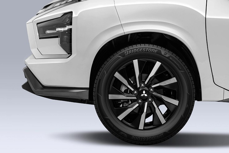 Stargazer “kèo dưới” nhưng nhiều công nghệ, Xpander có còn dễ thắng? - 4