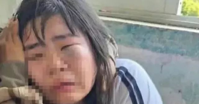 Nhóm nam sinh đánh hội đồng một nữ sinh ở Quảng Ngãi