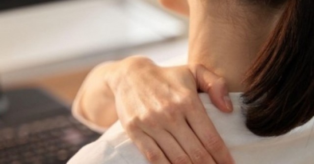 Đang bình thường bỗng đau vai kiểu này, cẩn thận ung thư gan