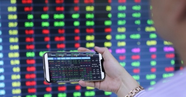 VN-Index lên cao nhất một tháng