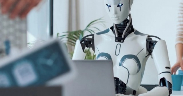 Nhân viên nghỉ việc, công ty tạo phiên bản AI làm thay, gây tranh cãi gay gắt