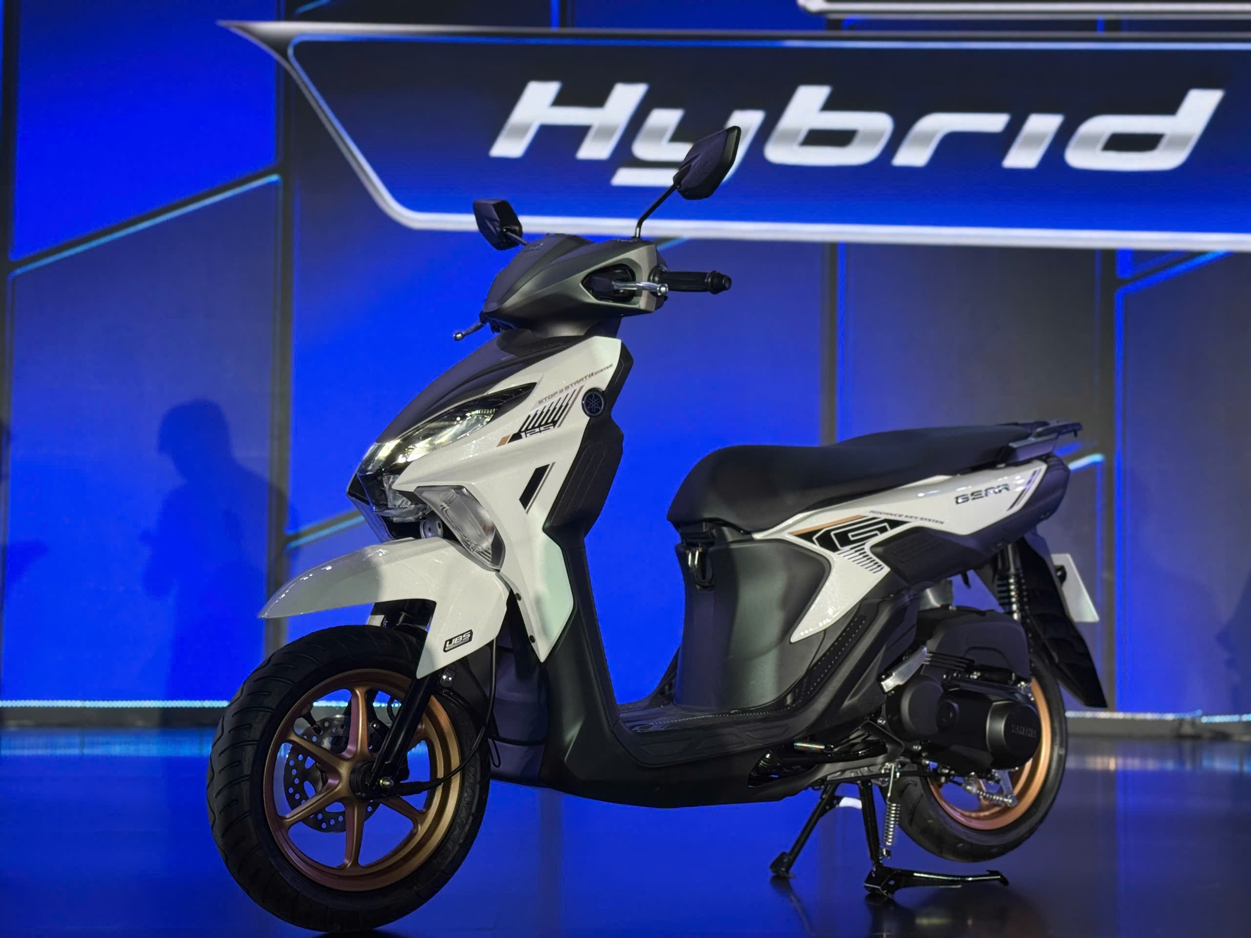 Xe tay ga Yamaha Gear 125 Hybrid hoàn toàn mới có mức tiêu thụ nhiên liệu chỉ 1,7 lít/100km.