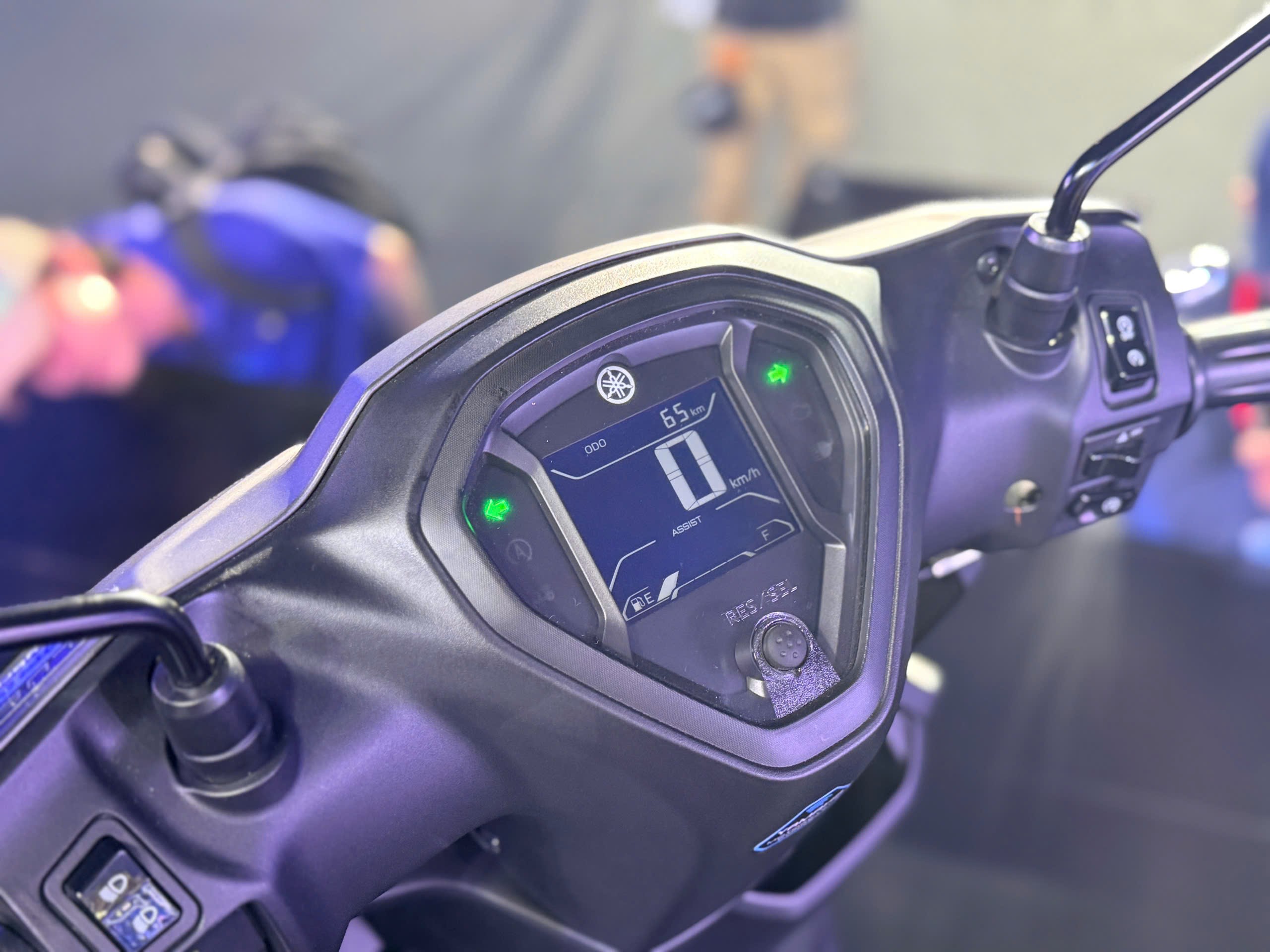 Màn hình hiển thị được trang bị trên phiên bản cao cấp. 