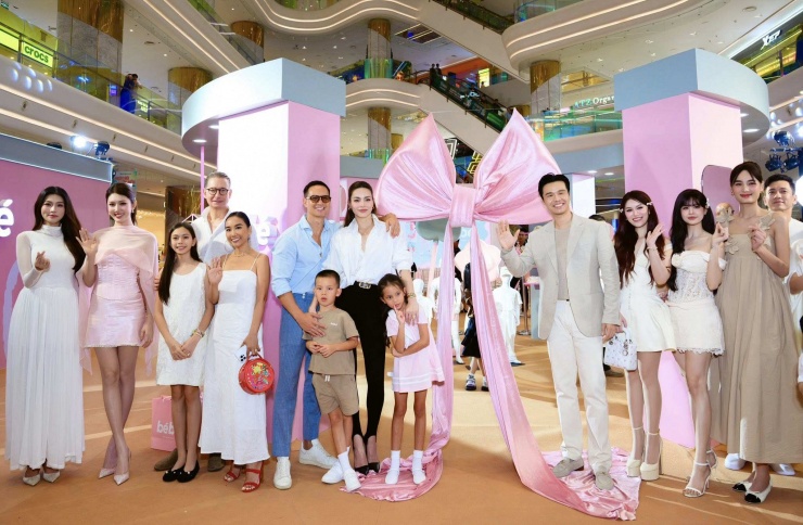 Học Hồ Ngọc Hà cách diện màu trắng 'sang xịn mịn': Tuyệt chiêu nâng tầm khí chất tuổi trung niên - 1