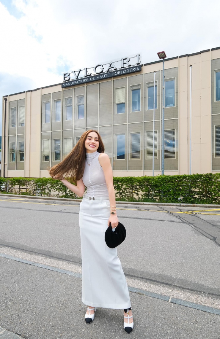 Học Hồ Ngọc Hà cách diện màu trắng 'sang xịn mịn': Tuyệt chiêu nâng tầm khí chất tuổi trung niên - 6