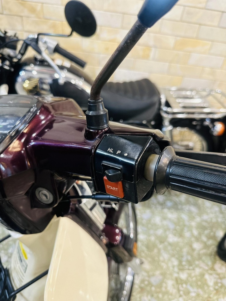 Honda Dream Thái 1991 máy 'zin' ở Hà Nội mua bằng 10 cây vàng, nay đắt ngang SH - 6
