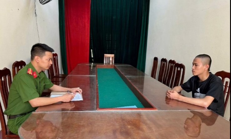 Đối tượng Phạm Mạnh Trường tại cơ quan công an. Ảnh: Cơ quan công an.