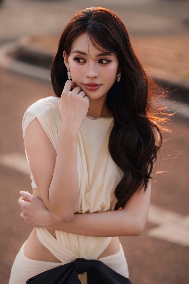 Fan trầm trồ thiết kế cut-out giúp Trần Tiểu Vy khoe 'thắt đáy lưng ong' gợi cảm - 4