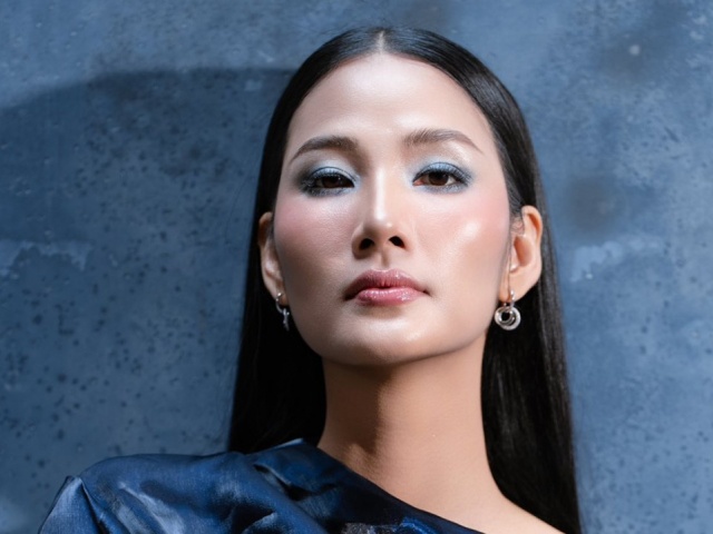 Hoàng Thùy: 'Tôi từng bỏ lỡ nhiều cơ hội vì không nói được tiếng Anh'