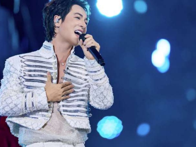 Đăng Khôi hút hàng chục triệu lượt xem khi hát bản hit "50 năm về sau"