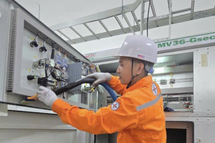 Bộ Công Thương muốn đổi khung giờ cao điểm điện theo mùa, EVN lo quá tải, dễ sai sót