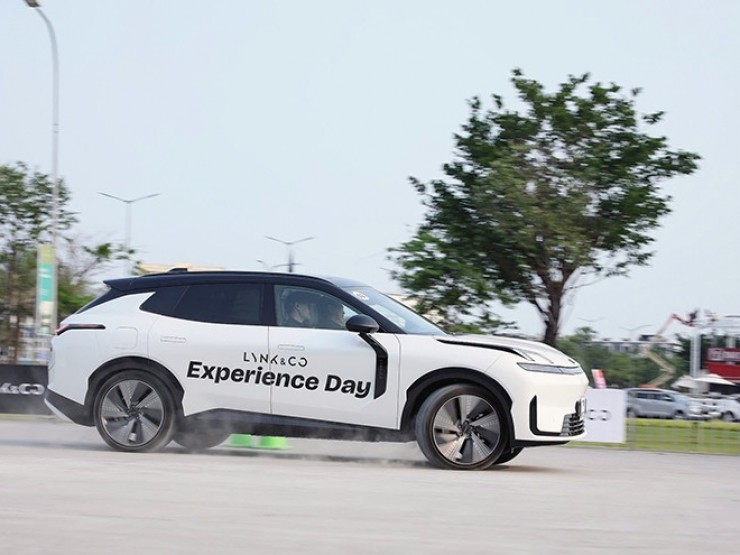 Vì sao khách hàng Việt ngày càng ưa chuộng những dòng xe hybrid?