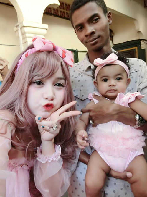 Cặp 'chồng xấu vợ xinh đẻ con tiên' nổi tiếng Campuchia giờ ra sao? - 4