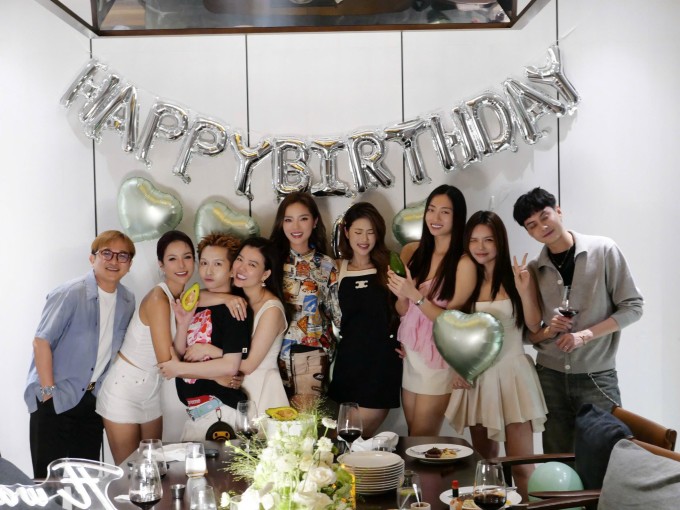 Kỳ Duyên âu yếm Đoàn Thiên Ân trong tiệc sinh nhật - 7
