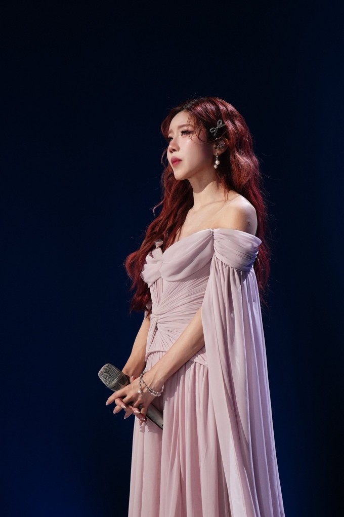 Ảnh sao 14/4: Thu Trang mê nhìn Tiến Luật chơi với cặp song sinh - 9