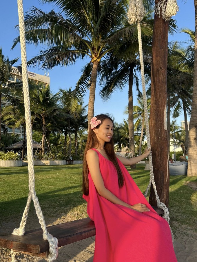 Ảnh sao 14/4: Thu Trang mê nhìn Tiến Luật chơi với cặp song sinh - 4