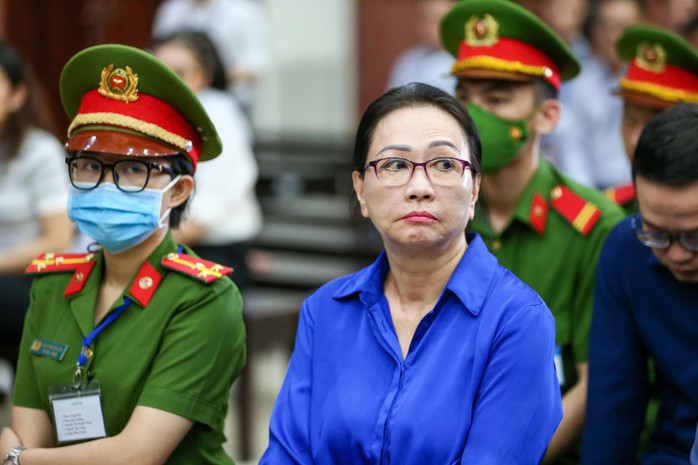 Công khai giá 2 túi Hermès "bạch tạng" của bà Trương Mỹ Lan - 1