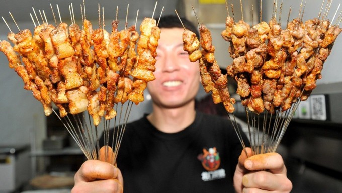 Truy Bác từng được xem như ‘thủ phủ thịt nướng’ vào năm 2023 nhờ những đoạn video viral trên mạng xã hội, kéo lượng khách khổng lồ đến với thành phố này.