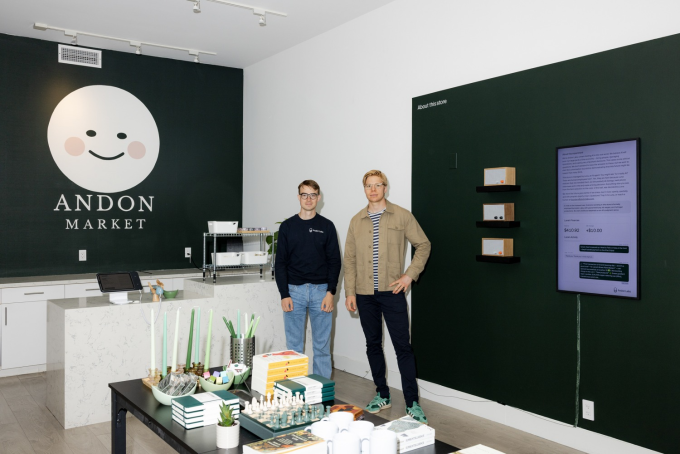 Cửa hàng Andon Market và hai sáng lập Andon Labs. Ảnh: Andon Labs