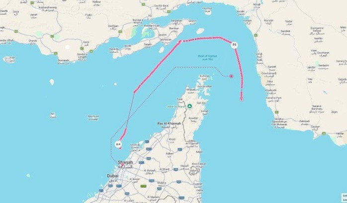 Tàu Rich Starry tiến vào vùng nước hẹp gần đảo Qeshm của Iran rồi quay đầu, nhưng chỉ vài giờ sau đó đã tiếp tục hành trình rời khỏi khu vực này. Ảnh: Lloyd's List Intelligence /Seasearcher