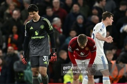 Nóng bảng xếp hạng Ngoại hạng Anh: MU tự làm khó đua top 5, Leeds United thắp sáng trụ hạng