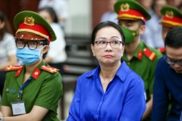 Công khai giá 2 túi Hermès "bạch tạng" của bà Trương Mỹ Lan