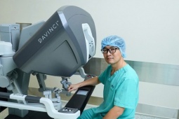 Dùng Robot phẫu thuật thành công cho bệnh nhân mắc u nấm phổi kèm nguy cơ “ho ra máu sét đánh”